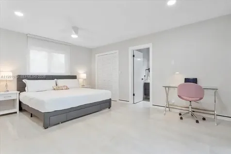 233 SE 4th Terrace Dania Beach FL 33004