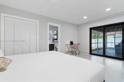 233 SE 4th Terrace Dania Beach FL 33004