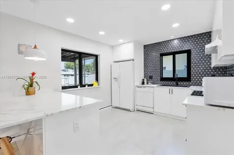 233 SE 4th Terrace Dania Beach FL 33004