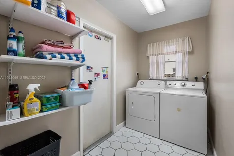 5171 SW 20th Street Plantation FL 33317