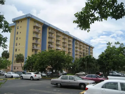 4550 NW 9th Street Miami FL 33126