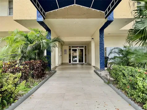 4550 NW 9th Street Miami FL 33126
