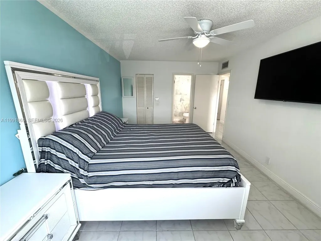 5300 Washington Street Hollywood FL 33021