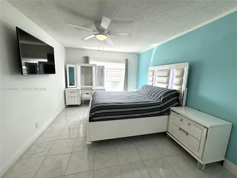 5300 Washington Street Hollywood FL 33021