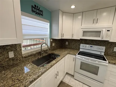 5300 Washington Street Hollywood FL 33021
