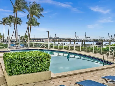 650 West Avenue Miami Beach FL 33139