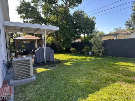 6685 NW 38th Terrace Virginia Gardens FL 33166