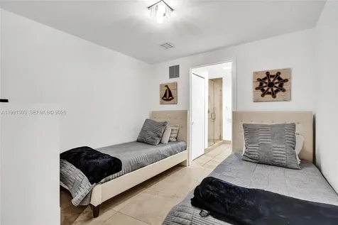 18201 Collins Avenue Sunny Isles Beach FL 33160