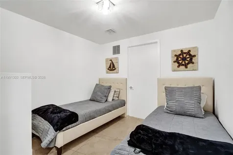 18201 Collins Avenue Sunny Isles Beach FL 33160