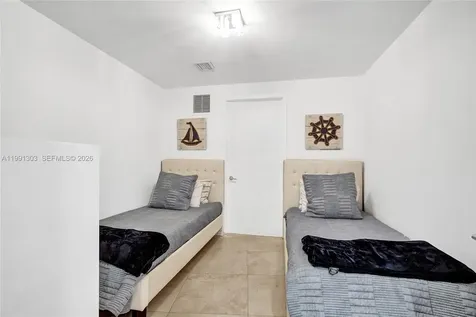 18201 Collins Avenue Sunny Isles Beach FL 33160