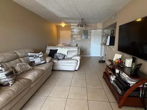 9715 Fontainebleau Boulevard Miami FL 33172