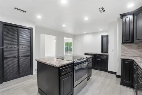 210 E Sugarland Circle Clewiston FL 33440