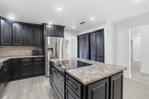 210 E Sugarland Circle Clewiston FL 33440