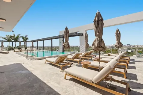 1611 SW 2nd Avenue Miami FL 33129