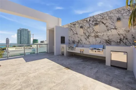 1611 SW 2nd Avenue Miami FL 33129