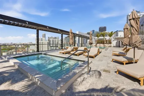 1611 SW 2nd Avenue Miami FL 33129