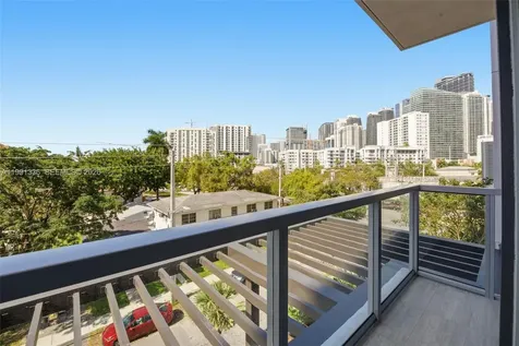 1611 SW 2nd Avenue Miami FL 33129