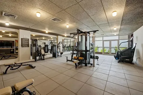 1611 SW 2nd Avenue Miami FL 33129