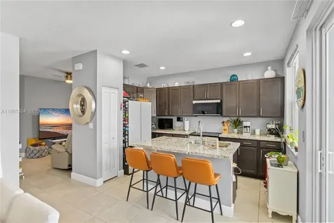 4910 NW 48th Terrace Tamarac FL 33319
