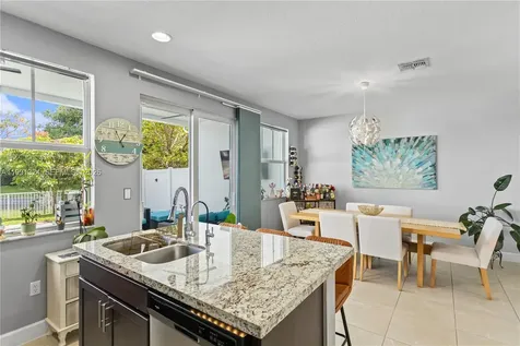 4910 NW 48th Terrace Tamarac FL 33319