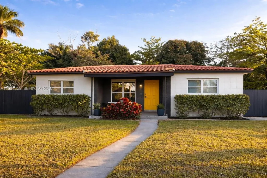 450 NE 155th Terrace Miami FL 33162