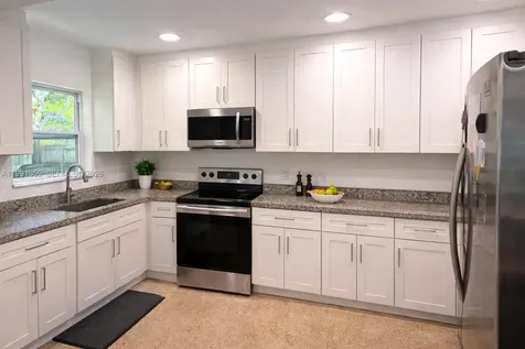 450 NE 155th Terrace Miami FL 33162