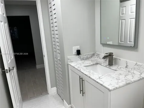 210 NW 87th Avenue Miami FL 33172