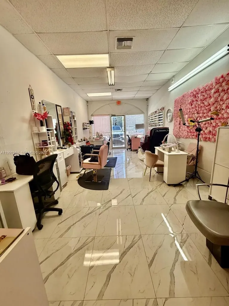 1569 W Okeechobee Road Hialeah Hialeah FL 33010