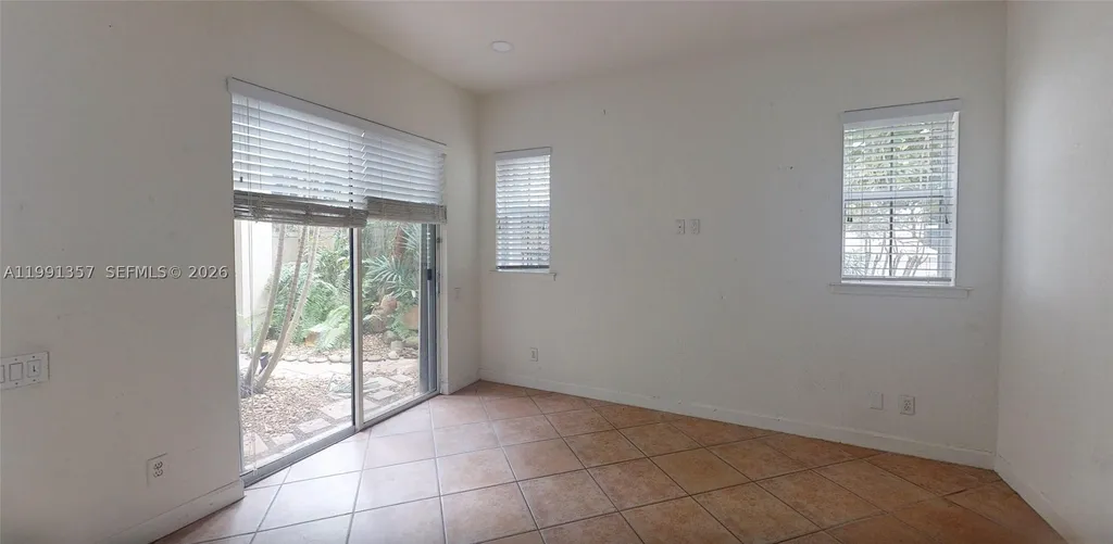 949 N Harbor View N Hollywood FL 33019