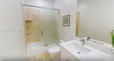949 N Harbor View N Hollywood FL 33019