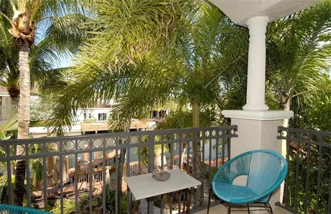 949 N Harbor View N Hollywood FL 33019