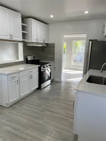 1386 NW 38th Street Miami FL 33142