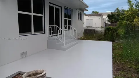 1386 NW 38th Street Miami FL 33142