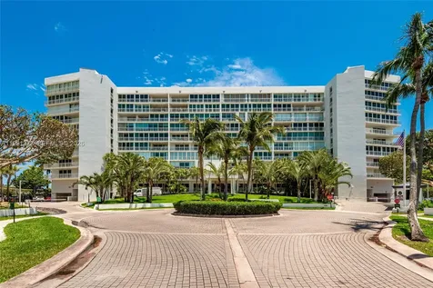 600 Grapetree Drive Key Biscayne FL 33149