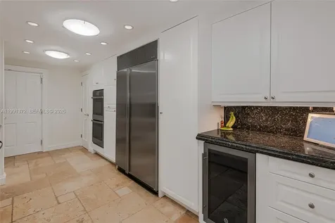 600 Grapetree Drive Key Biscayne FL 33149