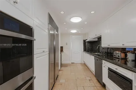 600 Grapetree Drive Key Biscayne FL 33149