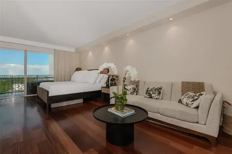 600 Grapetree Drive Key Biscayne FL 33149