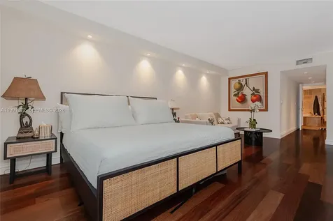 600 Grapetree Drive Key Biscayne FL 33149