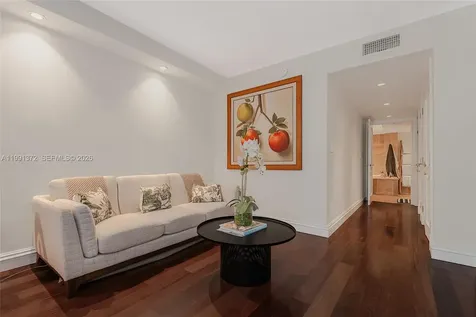 600 Grapetree Drive Key Biscayne FL 33149