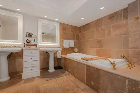 600 Grapetree Drive Key Biscayne FL 33149