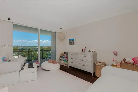 600 Grapetree Drive Key Biscayne FL 33149