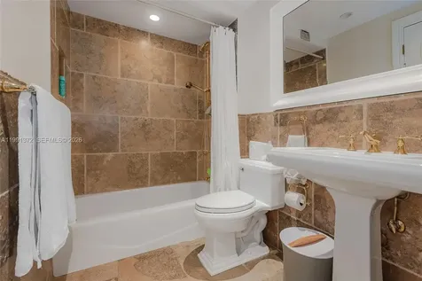 600 Grapetree Drive Key Biscayne FL 33149