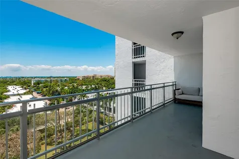 600 Grapetree Drive Key Biscayne FL 33149