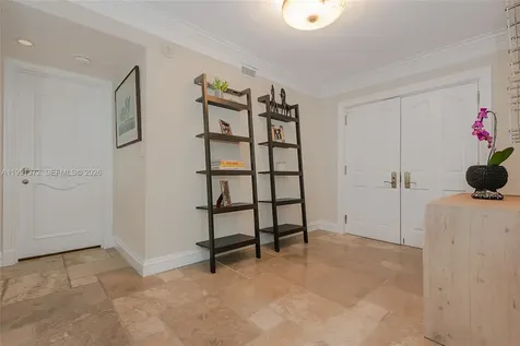 600 Grapetree Drive Key Biscayne FL 33149