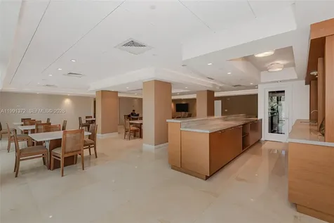 600 Grapetree Drive Key Biscayne FL 33149