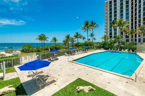 600 Grapetree Drive Key Biscayne FL 33149