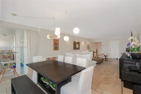 600 Grapetree Drive Key Biscayne FL 33149