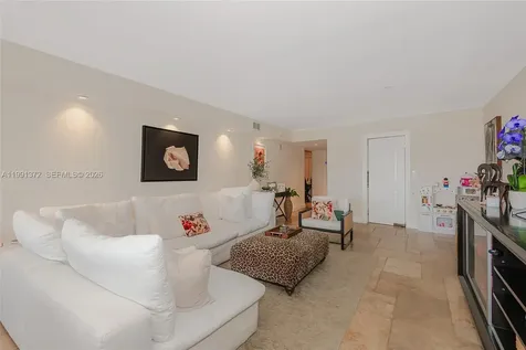 600 Grapetree Drive Key Biscayne FL 33149