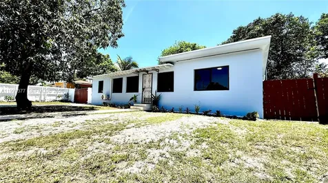 1352 NW 112th Terrace Miami FL 33167