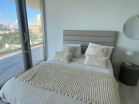 18975 Collins Avenue Sunny Isles Beach FL 33160